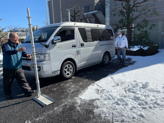 アンテナ設置場所の雪掻き